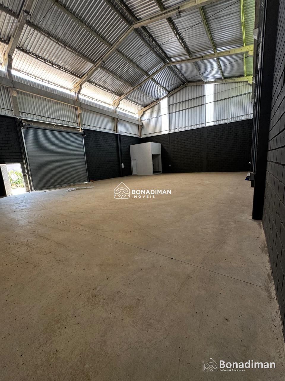Aluga-se Galpão – 310 m² | Coramara! - foto 3
