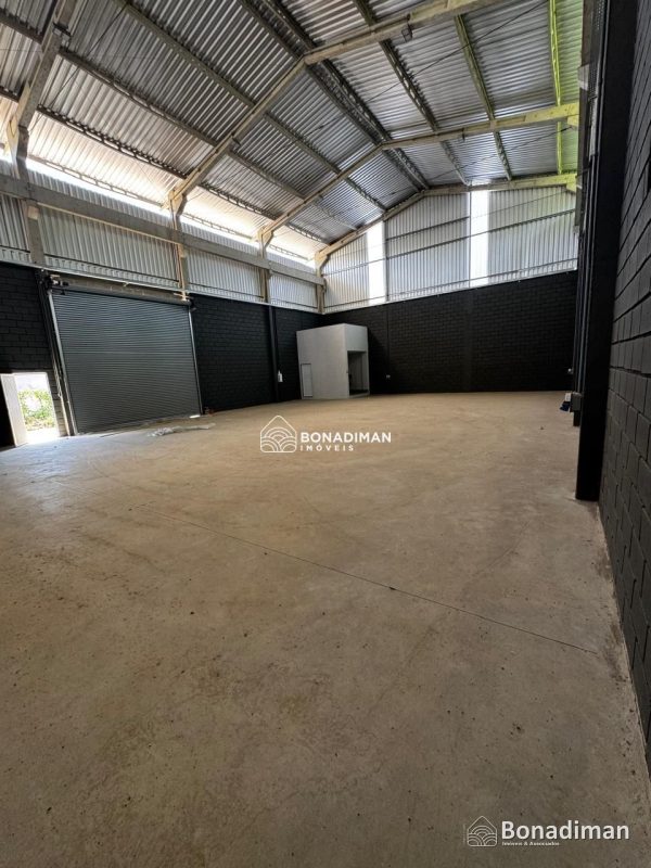 Aluga-se Galpão – 310 m² | Coramara! - foto 3