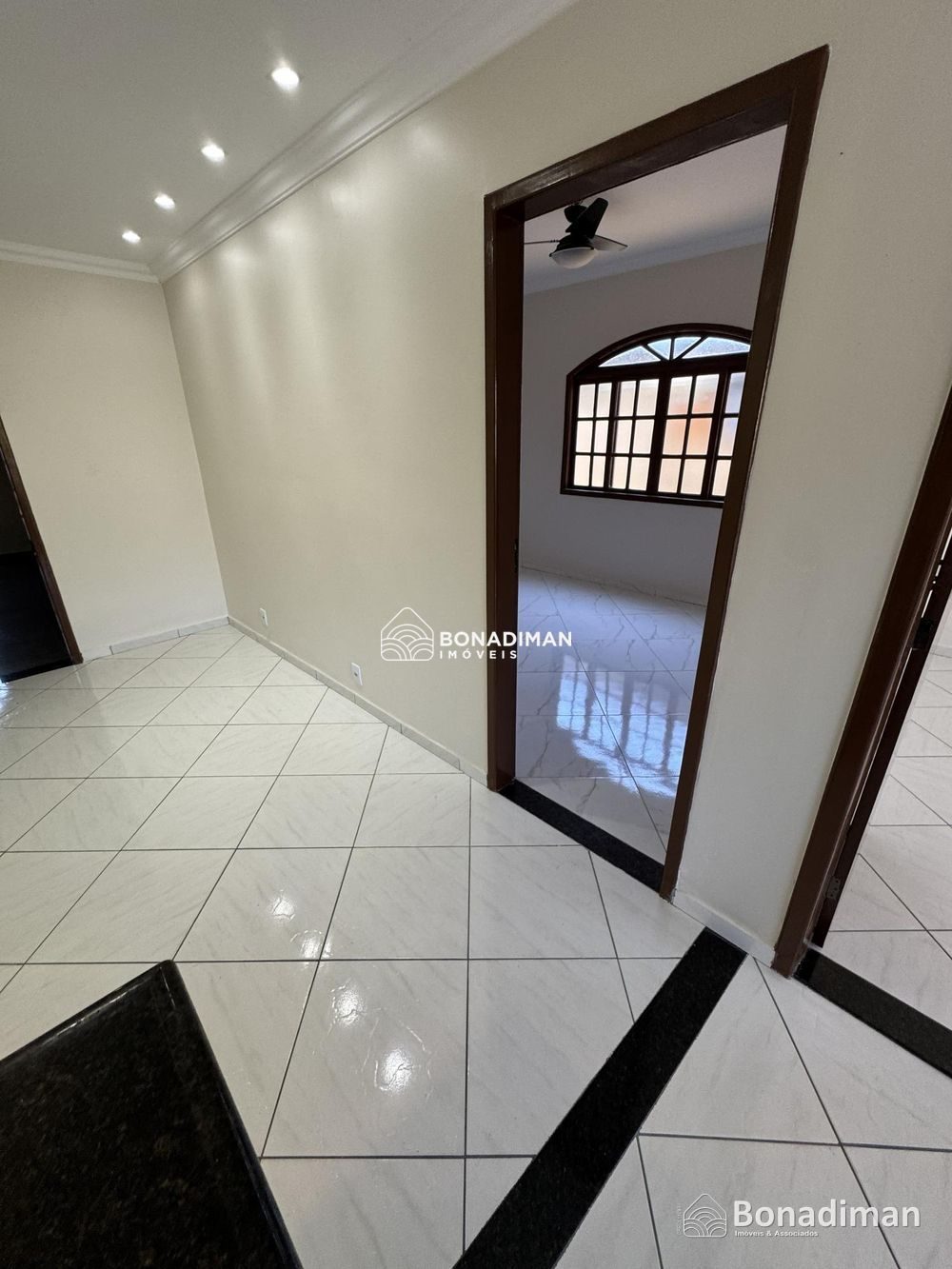 VENDE-SE CASA NO BAIRRO - OTTON MARINS! - foto 6