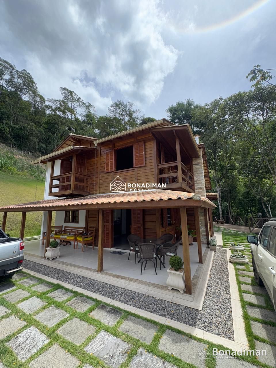 CASA EM RIBEIRÃO DO MEIO – JACIGUÁ: REFÚGIO EXCLUSIVO EM MEIO À NATUREZA! - foto 1